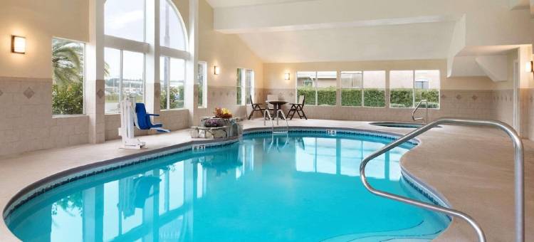 金斯兰丽怡酒店(Country Inn & Suites by Radisson, Kingsland, GA)图片