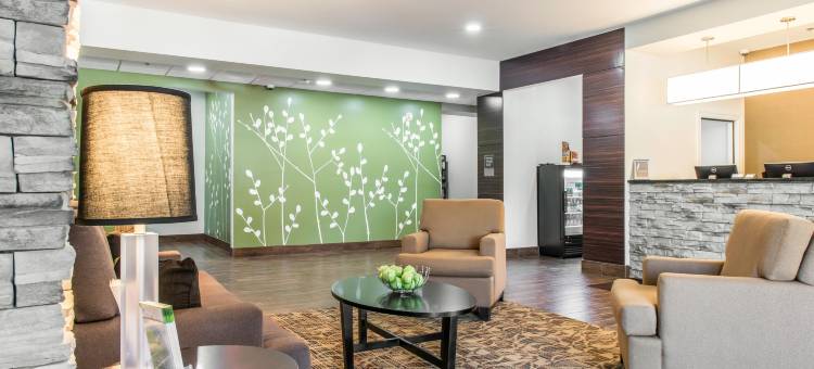 舒眠套房酒店芒兹维尔 - 惠灵(Sleep Inn & Suites Moundsville - Wheeling)图片