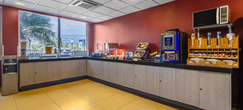 图斯特拉-古铁雷斯波利福鲁姆万豪城市快捷青年酒店(City Express Junior by Marriott Tuxtla Gutiérrez Poliforum)图片