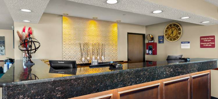 雷克伍德贝斯特韦斯特优质酒店(Best Western Lakewood Inn)图片