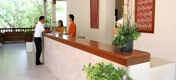 拉图度假酒店(Ratu Hotel & Resort)图片