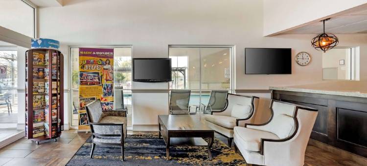 里维尔贝斯特韦斯特优质套房酒店(Best Western Plus Revere Inn  Suites)图片