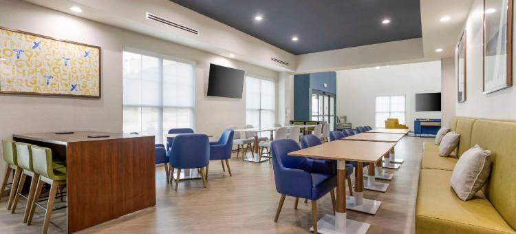 舒适酒店及套房亨茨维尔近大学(Comfort Inn & Suites Huntsville Near University)图片