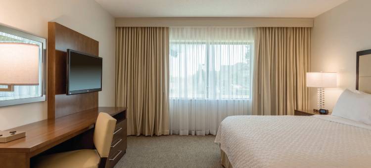 布鲁克菲尔德密尔沃基希尔顿安泊酒店(Embassy Suites by Hilton Milwaukee Brookfield)图片