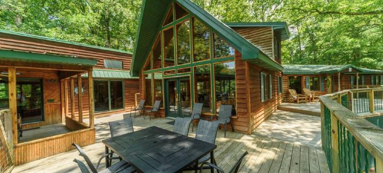 HotTub! FirePit, Private 2.5 acre Pond, 2 Kayaks! GameRoom! Slps12+图片