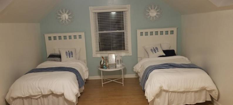 Toledo, lakeside home 3 bdrm sleep 7 on Lake Erie with 4 decksto choose from.图片