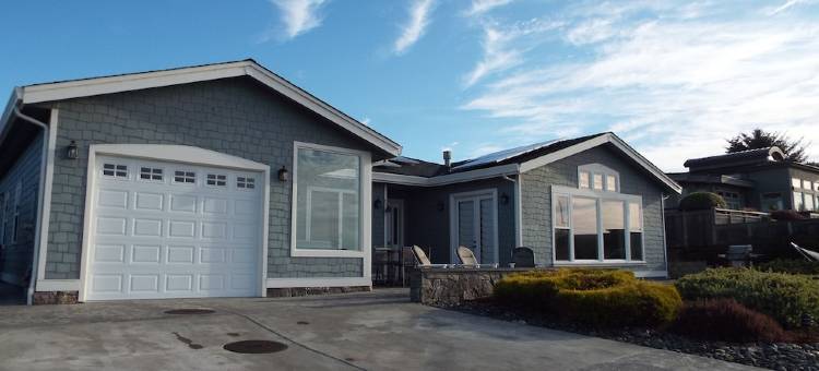 Prime location! Trinidad Bay Ocean Views Overlooking Trinidad Harbor and Pier!图片
