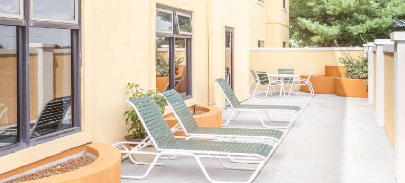 巴撒尔特华美达酒店(Ramada Limited Decatur)图片