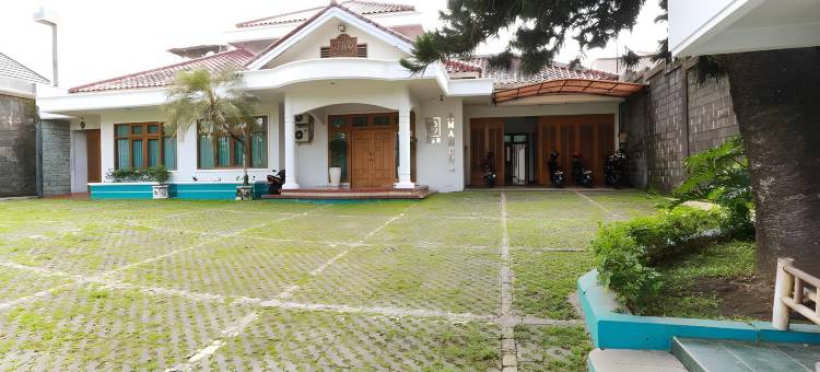 红门酒店Syariah-近马格朗Bayeman阿伦阿伦(RedDoorz Syariah Near Alun Alun Magelang Bayeman)图片