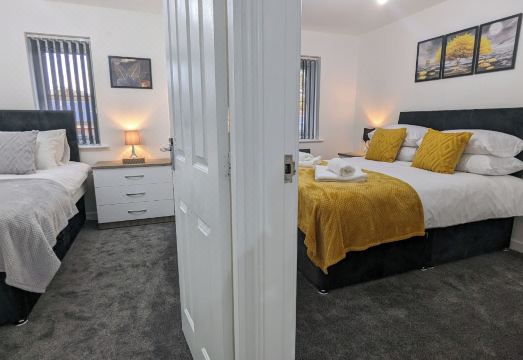 Burnley Entire House 4-Bedrooms-Sleeps 6-Driveway Hotel Overview