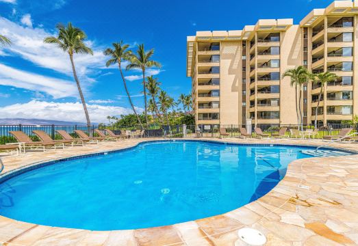 Breathtaking Views and Luxury Amenities - Stunning Oceanfront Getaway Hotel Overview