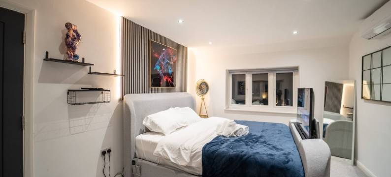 Luxury Retreat, Hot tub,  SK Massage Bed & Tesla图片