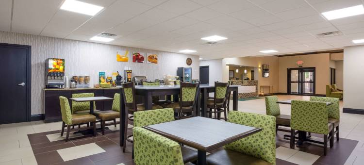 塞勒斯堡品质酒店及套房(Quality Inn & Suites)图片