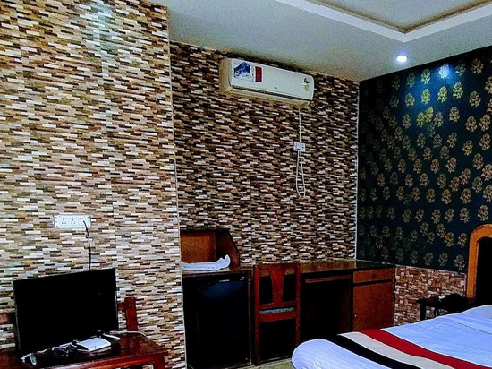 斯瓦拉杰度假村