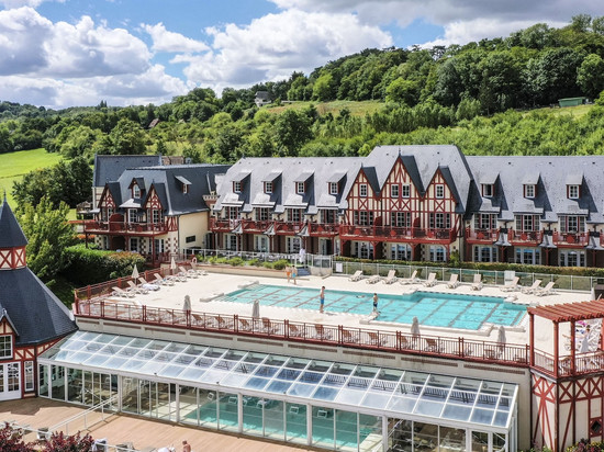 皮埃尔假日酒店