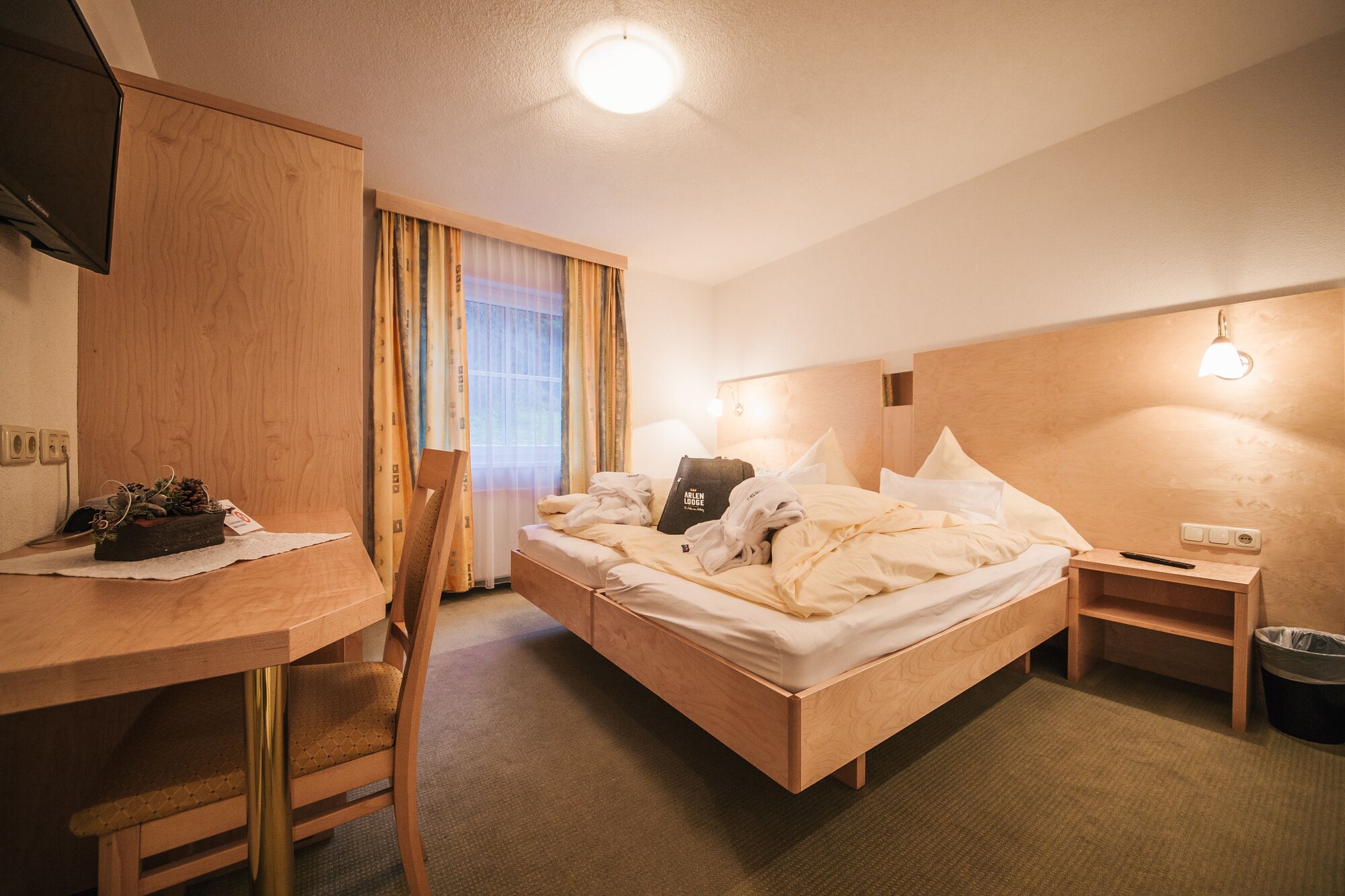 Arlen Lodge HotelOver view