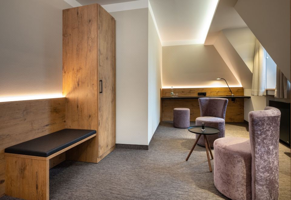 Nashi Rooms Hotel Overview