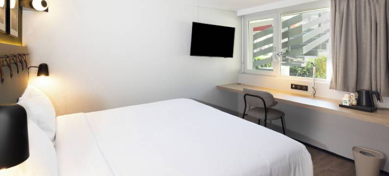 巴黎西部热内维尔港口康铂自然酒店(Campanile NATURE - Paris Ouest Gennevilliers Port)图片