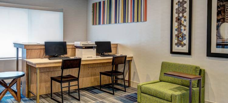 智选假日套房酒店伍德布里奇(Holiday Inn Express & Suites Woodbridge)图片