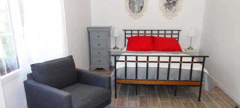 勒扎迪尔城堡庄园公寓(Bastide de La Lézardière)图片