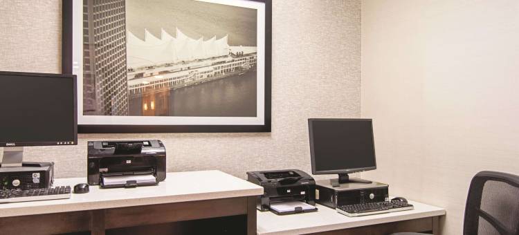 温哥华机场拉昆塔温德姆酒店(La Quinta Inn by Wyndham Vancouver Airport)图片