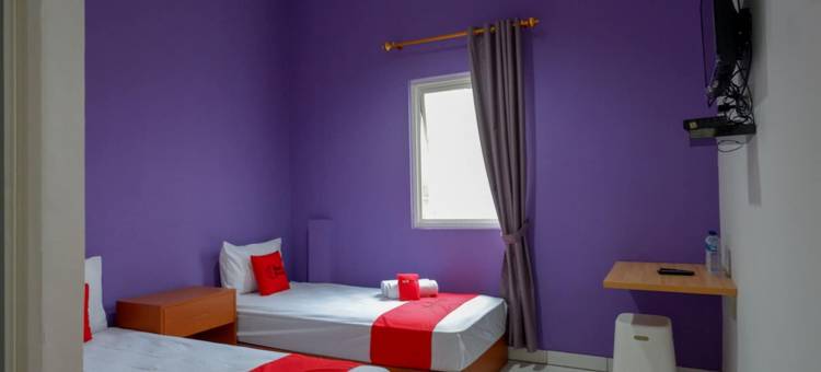 红多兹酒店-近肯德尔卡里翁古广场(RedDoorz Near Alun Alun Kaliwungu Kendal)图片