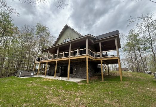 Big and Boulder Hotel Overview