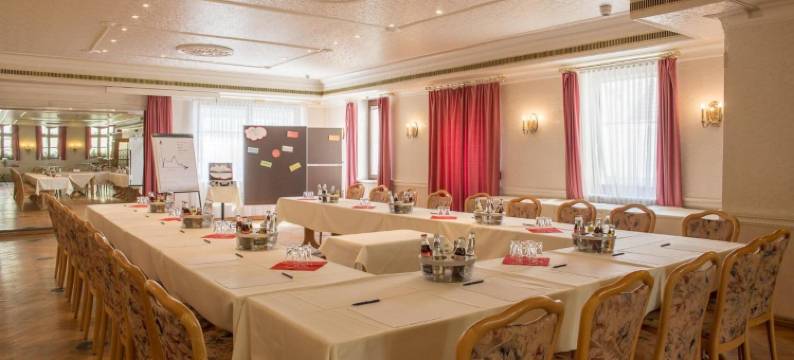 坦格尔明德施沃泽阿德勒酒店(Hotel Schwarzer Adler Tangermünde)图片