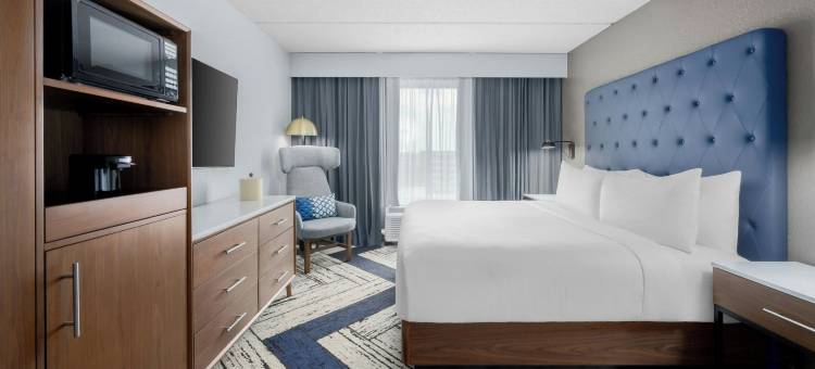 亚特兰大机场天际点酒店及套房(Four Points by Sheraton College Park Atlanta Airport)图片