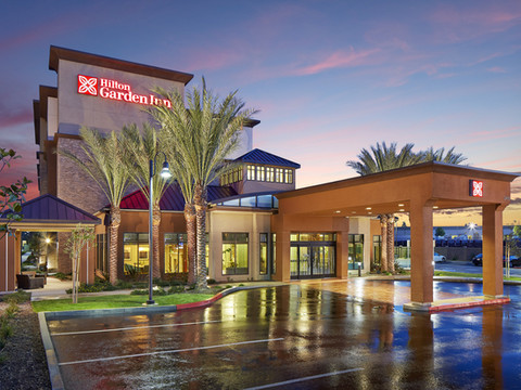 洛杉矶/雷东多比奇海滩希尔顿花园酒店