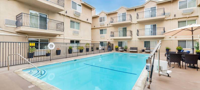 美冠鹦鹉舒适酒店(Comfort Inn Cockatoo Near LAX Airport)图片