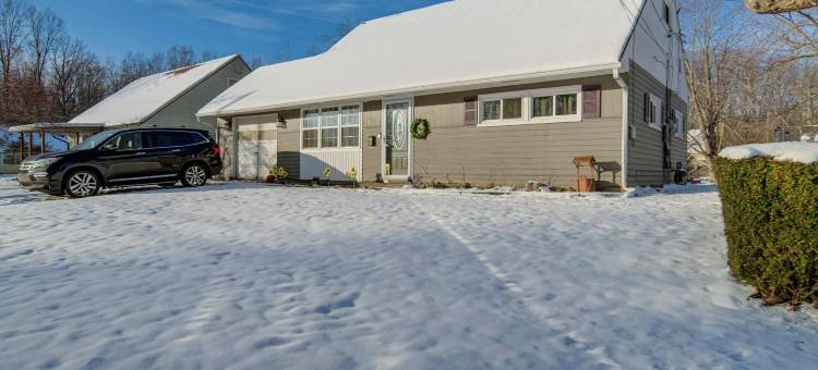 阿什塔比拉家庭出租 - 距离伊利湖、海滩2英里(Ashtabula Home Rental - 2 Mi to Lake Erie, Beaches)图片