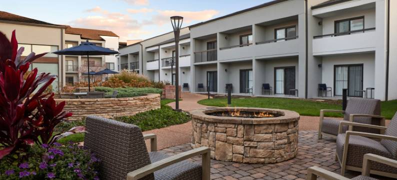 圣路易斯科瑞维科万怡酒店(Courtyard St. Louis Creve Coeur)图片