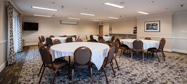 大学公园贝斯特韦斯特优质套房酒店(Best Western Plus University Park Inn  Suites)图片