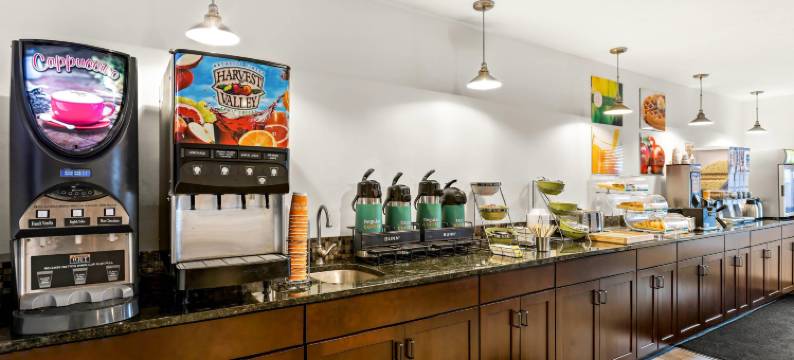 特拉弗斯城品质旅馆(Quality Inn Traverse City)图片