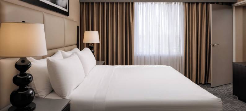 波默罗伊酒店及会议中心(Pomeroy Hotel & Conference Centre)图片