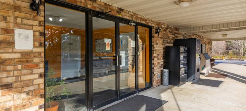 Hotel O 波特兰经济型宾馆，靠近I-65(Budget Host Inn by Hotel O Portland Near I-65)图片