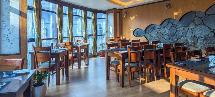 亚什什里杰酒店及宴会厅(Yashshree Jai Hotel & Banquet)图片