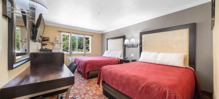 福布鲁克市中心伊克诺套房酒店(Econo Lodge Inn & Suites Fallbrook Downtown)图片