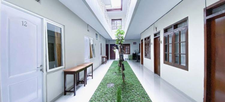红多兹伊斯兰酒店@婆罗浮屠路口(RedDoorz at Simpang Borobudur)图片