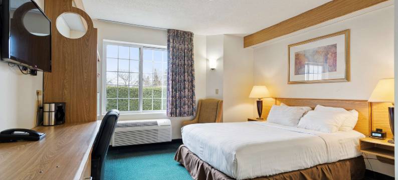 Charlevoix Inn & Suites SureStay Collection by Best Western(Charlevoix Inn & Suites SureStay Collection by Best Western)图片