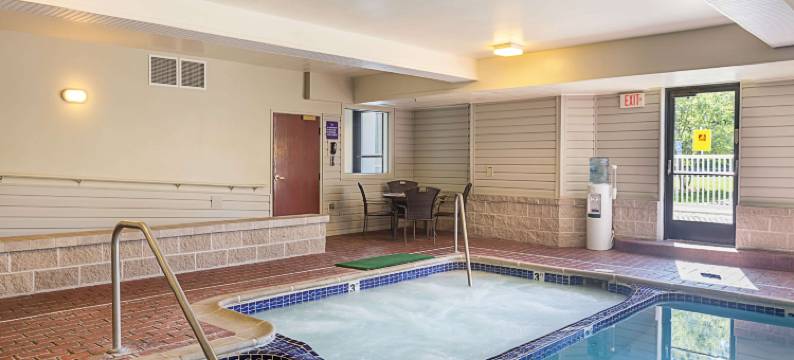 舒眠套房Bay View Acme - 特拉弗斯城(Sleep Inn & Suites Bay View Acme - Traverse City)图片