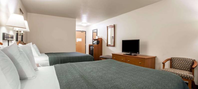 西雅图费多威凯艺套房酒店(Quality Inn & Suites Federal Way - Seattle)图片