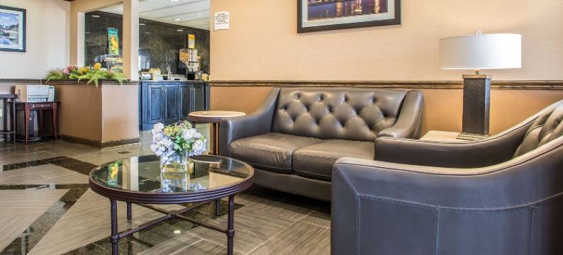 埃尔金I-90凯艺酒店(Quality Inn Elgin I-90)图片