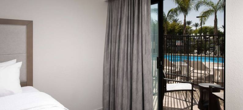 阿纳海姆加登格罗夫欢朋套房酒店(Hampton Inn & Suites Anaheim Garden Grove)图片