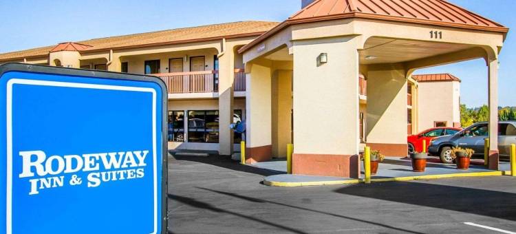 北克拉克斯维尔罗德威套房旅馆(Rodeway Inn & Suites)图片