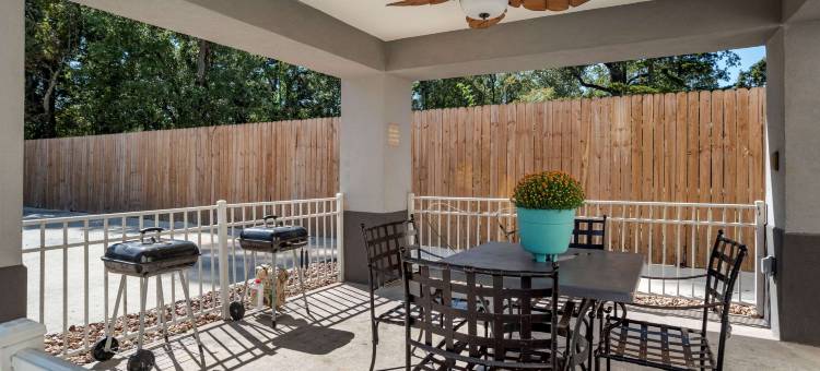 德纳姆德伍德泉酒店(MainStay Suites Denham Springs - Baton Rouge East)图片