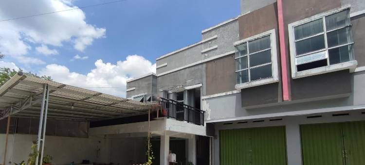 红门酒店-拉邦安班达拉萨姆拉图兰吉马纳多(RedDoorz at Lapangan Bandara Sam Ratulangi Manado)图片