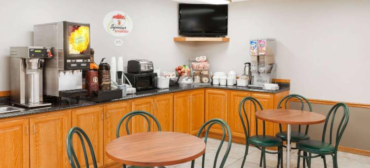 沃齐卡速8酒店(Super 8 by Wyndham Watseka)图片