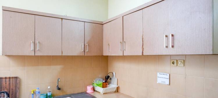 库尔科斯特酒店-近三宝垄新邦利马地区(KoolKost Near Kawasan Simpang Lima Semarang)图片